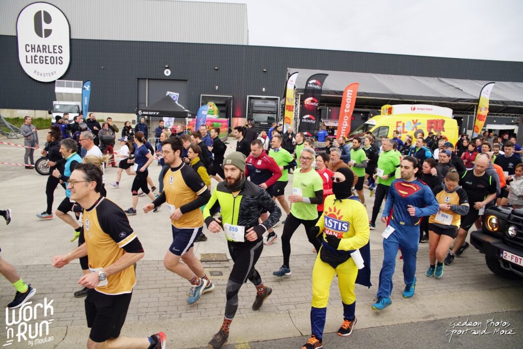 Coureurs déguisé pendant la course